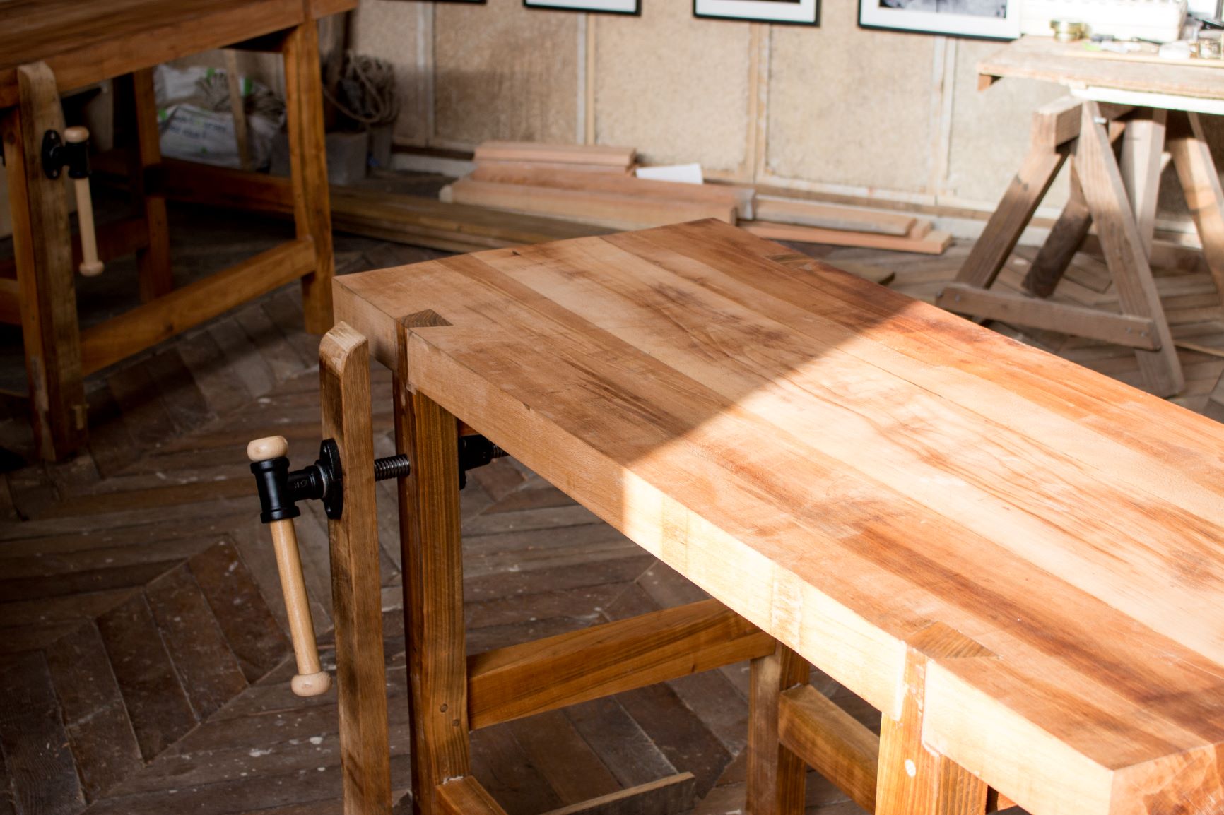 Atelier plus un